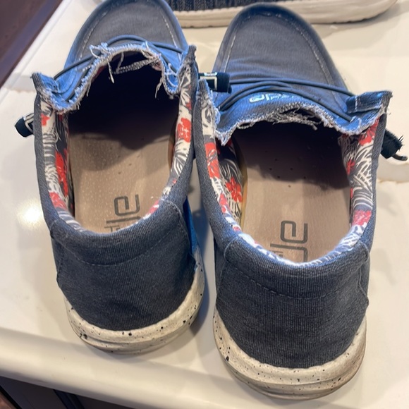 6 pairs of hey dude shoes size 12 - Picture 11 of 11